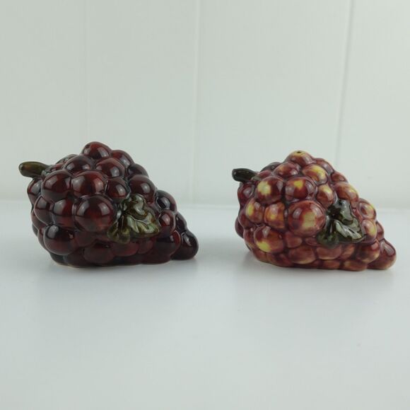 Grape Bunches Ceramic Salt & Pepper Shakers With Stoppers Vintage - Picture 3 of 14